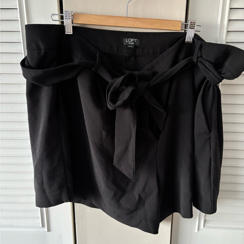 LOFT Black Shorts with Bow Accent